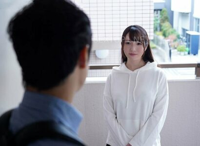 Cậu sinh viên đại học may mắn và cô hàng xóm cạnh bên đầy cuốn hút dù đã có chồng